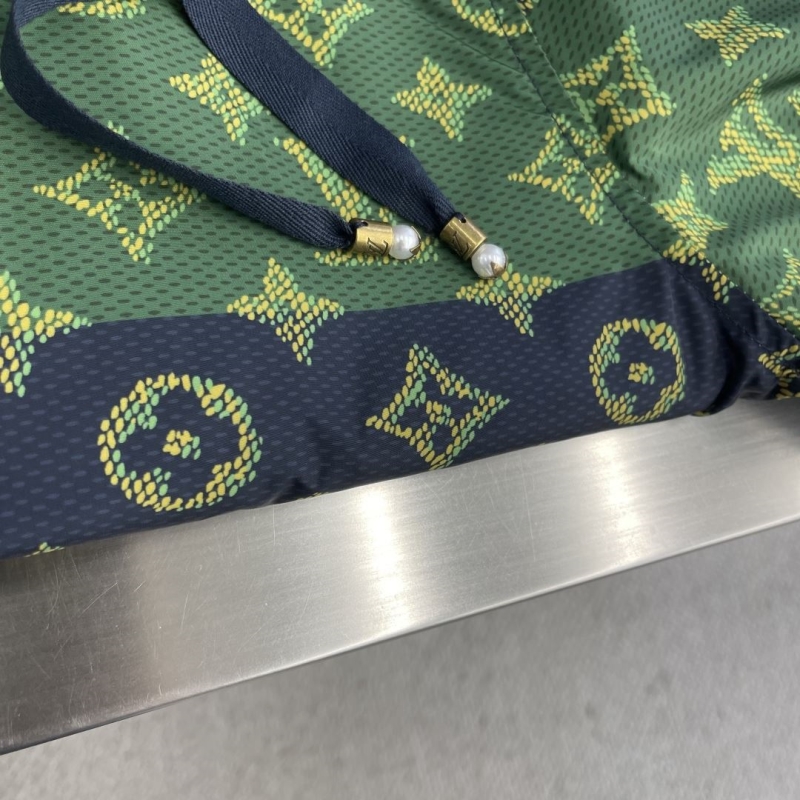 l0vis Vvtt0n outwear